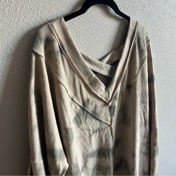 POL Cream Tie Dye Oversized Sweatshirt with Cross Back and Balloon Sleeve LG - Picture 4 of 11